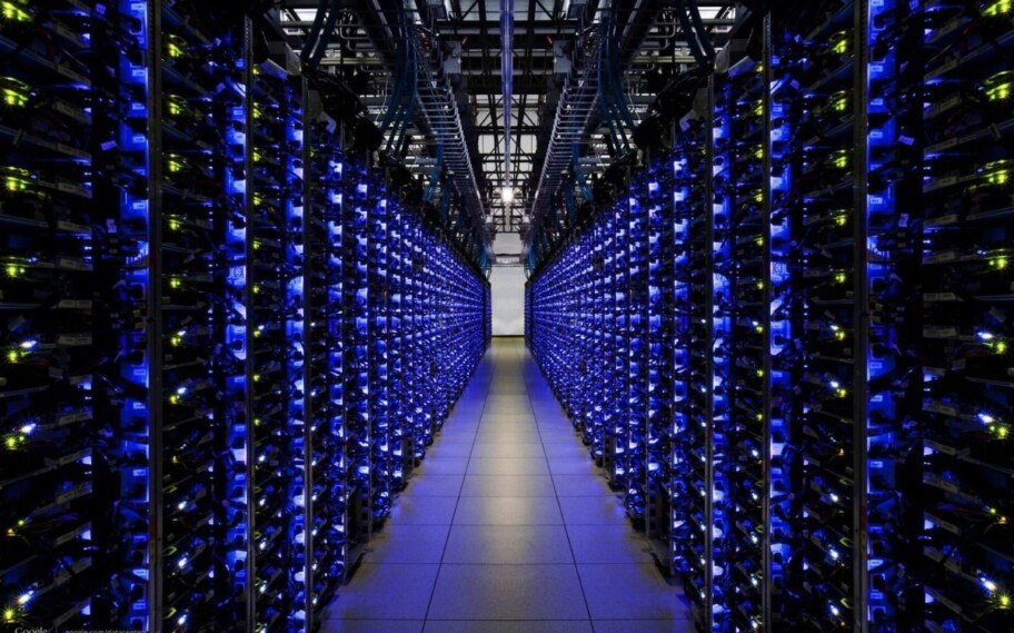 Adaptec apresenta placa RAID de alto desempenho para até 32 SSDs NVMe PCIe