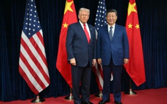 Imagem mostra presidentes dos EUA e da China lado a lado