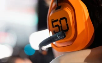 Logitech lança edição especial da McLaren para os fones Astro A50X