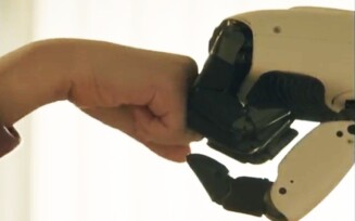 LG revela novo robô para mostrar na CES 2026